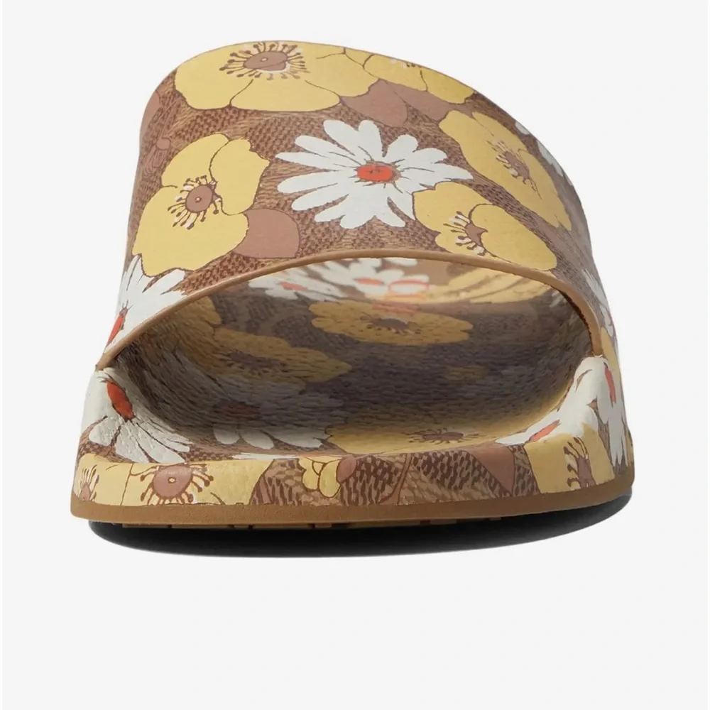COACH
Udele Sig Floral Sport Slide
Women size 10 NEW
$95.00
Color: Beige - Picture 4 of 16